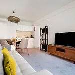 Bombarda Homes Apartman *